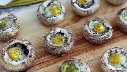 Cogumelos recheados com ovos de codorna (codorniz)