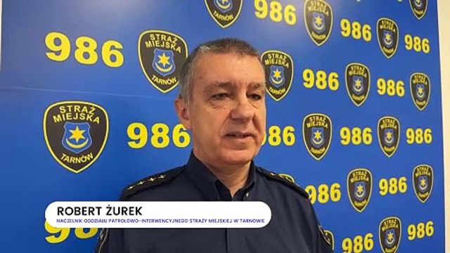 Tarnów - straż miejska pomaga odpalać samochody