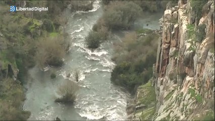 Así de espectacular ha sido el desembalse en la presa de la Almendra