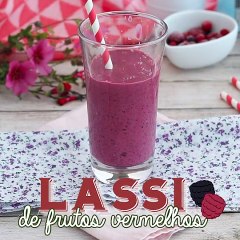 Lassi de frutos vermelhos (batido de frutos vermelhos)