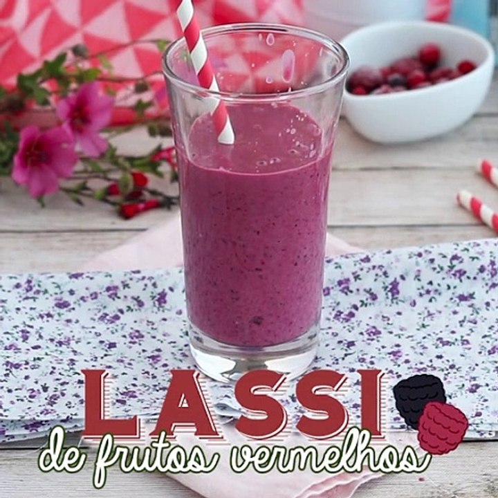Lassi de frutos vermelhos (batido de frutos vermelhos)