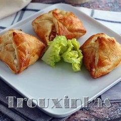 Trouxinhas de salmão e queijo de cabra