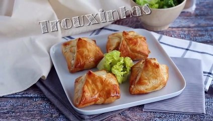 Trouxinhas de salmão e queijo de cabra