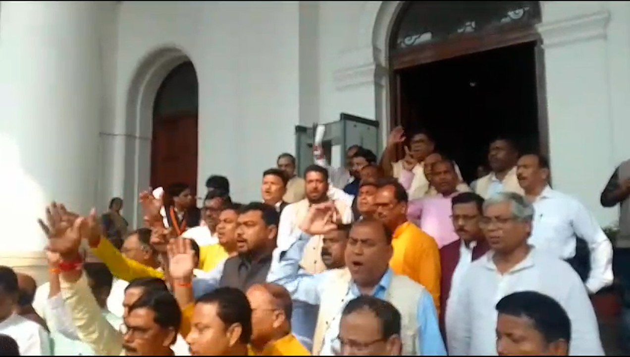 ফের উত্তাল বিধানসভা অধিবেশন, ধৃত বালুকে মন্ত্রিসভা থেকে  বরখাস্তের দাবি বিজেপির  | Oneindia Bengali