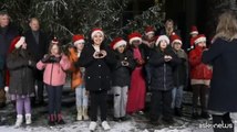 Fiocchi di neve e coro dei bambini, Scholz accende l'albero di Natale