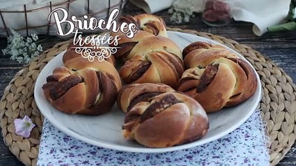 Brioches tressées à l'abricot