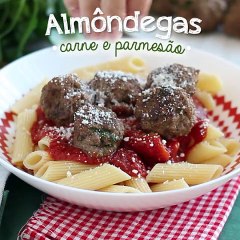 Almôndegas de carne e parmesão