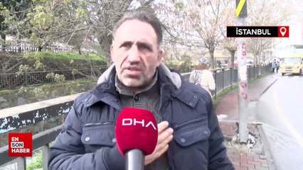 Esenyurt'ta anne ile oğlunun sele kapılmamak için mücadelesi