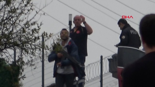 Rehin aldığı ortağını polis gelince bıraktı, tüfekle rastgele ateş açtı