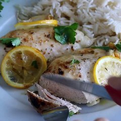 Frango assado com limão siciliano e ervas