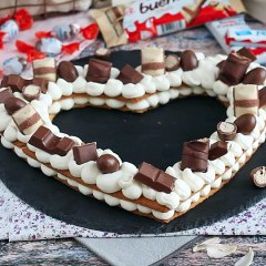 Heart cake au kinder - tarte cœur au kinder pour la saint valentin