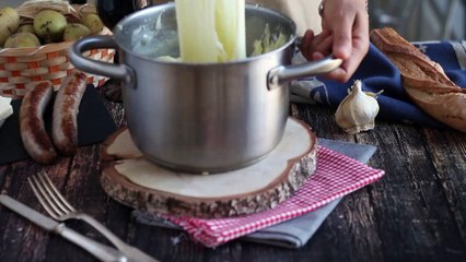 Aligot, il purè di patate filante - ricetta tradizionale francese