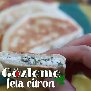 Crêpes turques farcies à la fêta, citron et persil - gözleme
