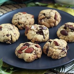 Cookies au chocolat, cacahuètes et amandes