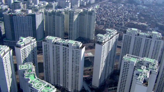 전국 집값 23주 만에 하락...서울도 28주 만에 상승 멈춰 / YTN