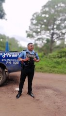 Policía hondureño roba corazones en TikToK