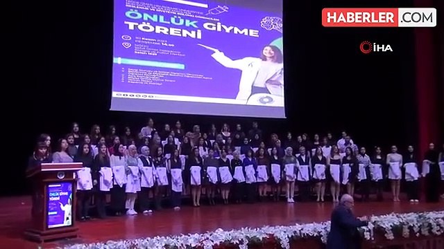 Beslenme ve Diyet Bölümü öğrencileri beyaz önlük giydi