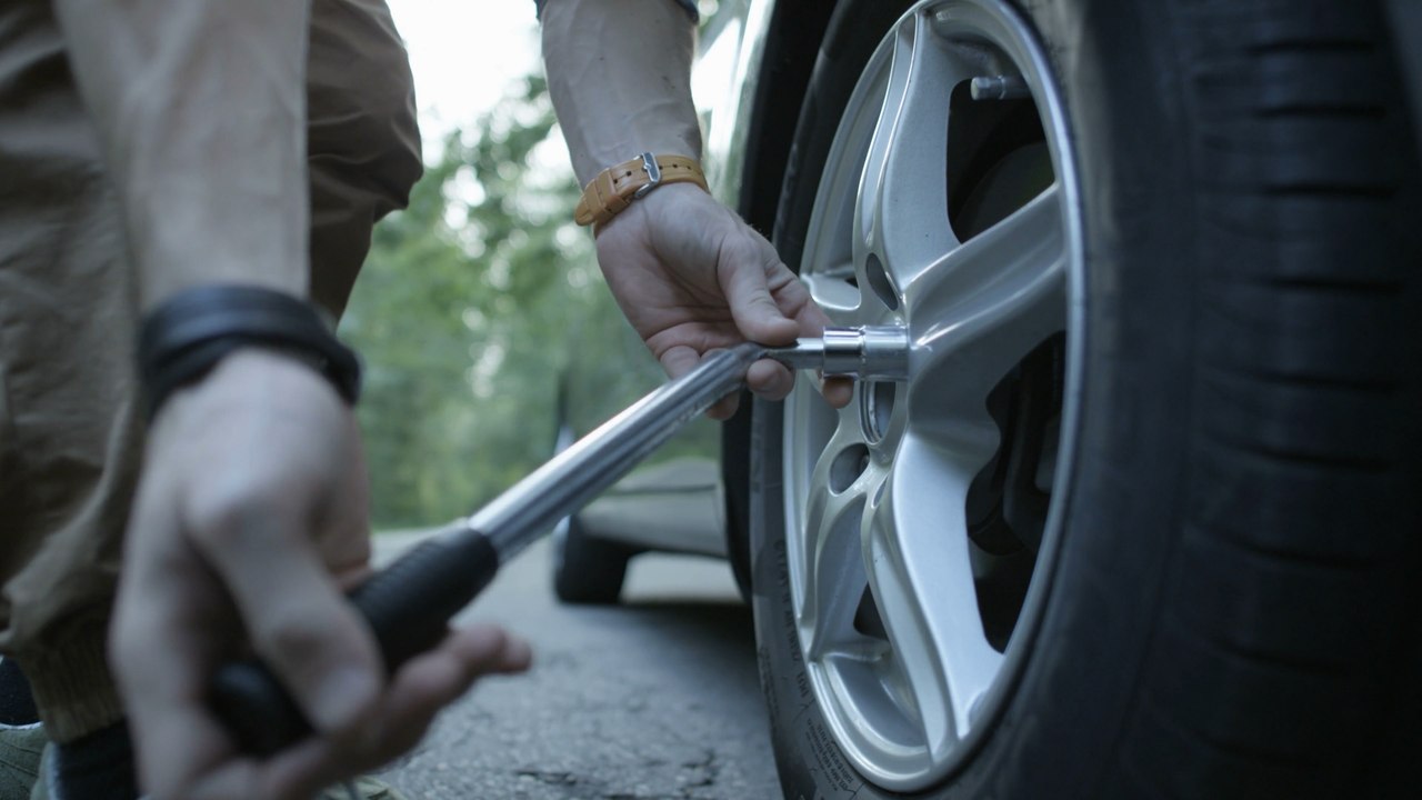 Record number of breakdowns from potholes in the UK: We ask people in Manchester about the state of the roads