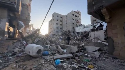 "أبسط أمور الحياة معدومة".. الهدنة تكشف عن حجم الدمار بمخيم الشاطئ في غزة