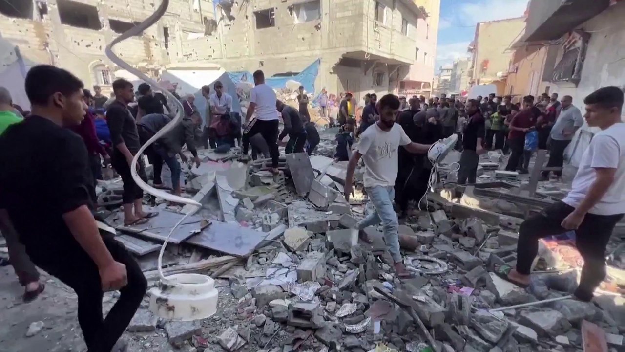 "إذا نمنا نخاف نموت".. أهالي غزة يطالبون بوقف دائم لإطلاق النار