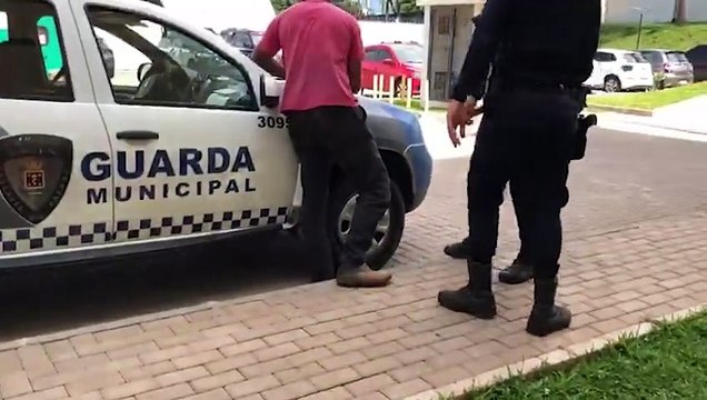 Homem é preso por porte ilegal de arma de fogo no Loteamento Viena