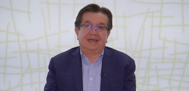 Exministro Fernando Ruiz siente desilusión ante las declaraciones polémicas sobre las vacunas en Colombia.