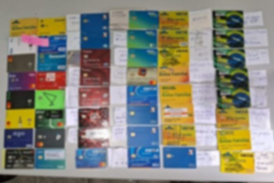 Dupla suspeita de aplicar golpes na PB é presa com vários cartões de crédito e do Bolsa Família