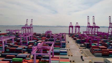 한은, 내년 경제성장률 전망 하향·물가 전망 상향 / YTN