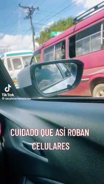 ¡Tenga cuidado!: así roban celulares a pasajeros del transporte público