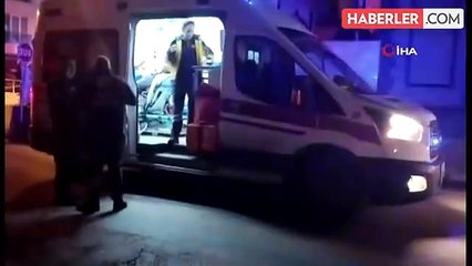 Kartal'da Kamyonet ve Otomobil Çarpışması: 2 Kişi Yaralandı