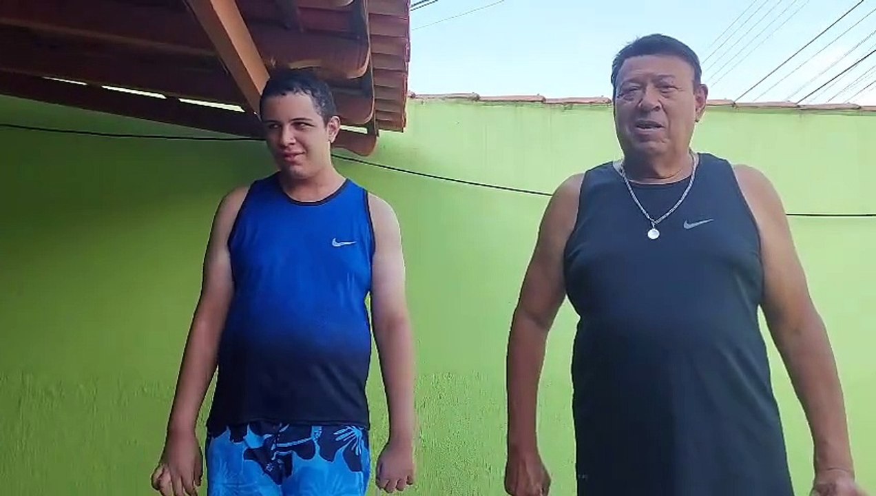 Luis Henrique e Vovô Valdivino Dançando Som do Carro Corola Música Fiesta Marachi 13 Tomand Chuva No Banho de Mangueira Forte