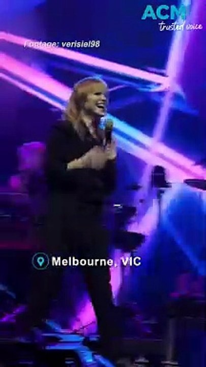 Paramore singer Hayley Williams quick reaction to misfired pyrotechnic