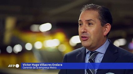 Quito inaugura su metro tras una década de espera