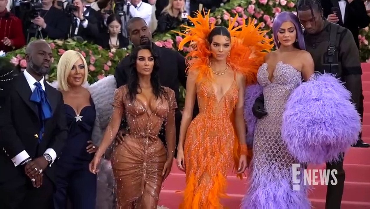 How Kendall Jenner Handles Heated Conversations With Mom Kris Jenner _ E! News