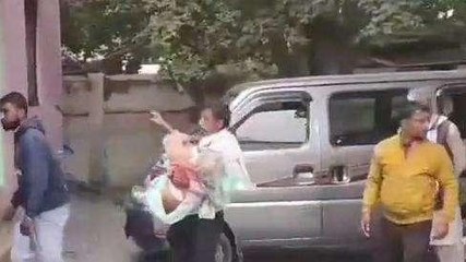 बदायूं: रिश्ते हुए शर्मसार, बेटों व पुत्रवधू ने पिता व दादी को मारपीट कर घर से निकाला