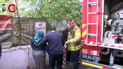 Ümraniye'de korkutan yangın: 2 kişi mahsur kaldı!