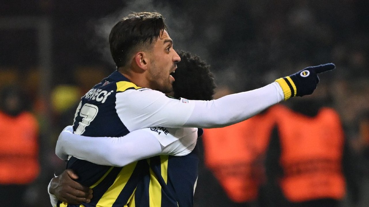 İrfan Can Kahveci, Nordsjaelland maçı sonrası Fenerbahçeli taraftarlarla tartıştı