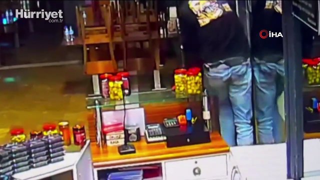 Çapayla çelik kasayı düşe kalka böyle soydu, çaldığı 150 bin lirayla otel odasında basıldı