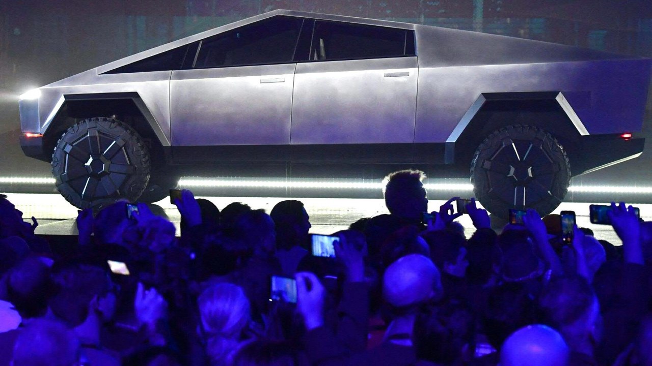 Deutlich teurer: Musk startet Auslieferung von Teslas Cybertruck