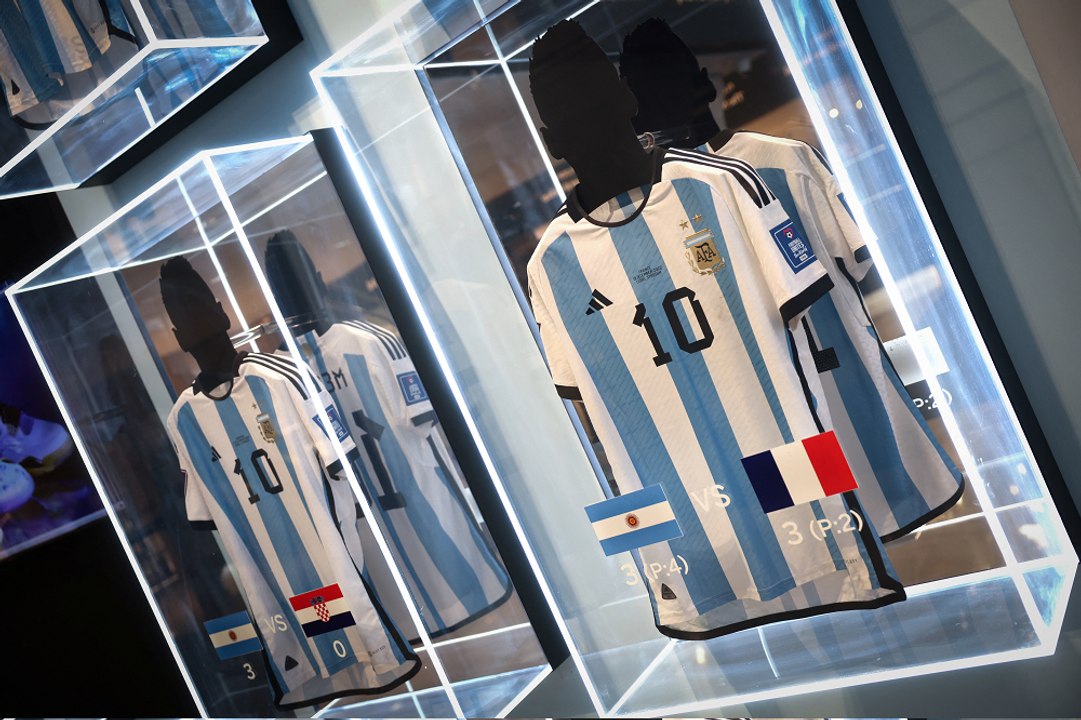 AR 01 MESSI 2022 OOV