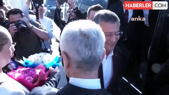 CHP Genel Başkanı Özgür Özel, İYİ Parti Genel Başkanı Meral Akşener ile yerel seçimler üzerine görüştü