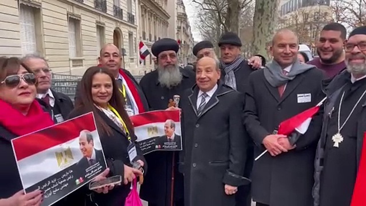 بالأعلام.. الجالية المصرية في فرنسا تشارك بقوة في الانتخابات الرئاسية