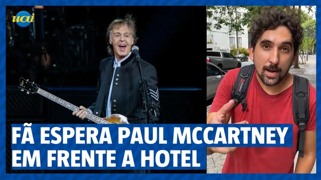 Fã do Paul McCartney vai até porta de hotel na expectativa de encontro