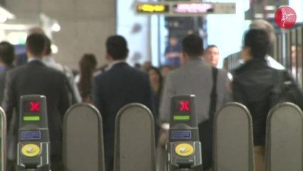 Rail commuters warned of new peak-hour fares as Contactless plan is delayed