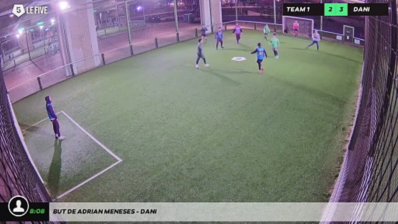 But de Adrian Meneses - dani