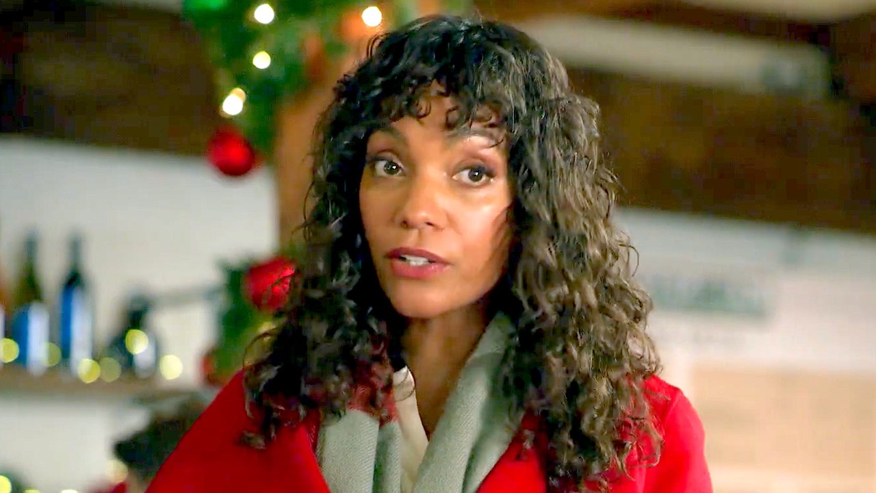 First Look at Hallmark’s Magic in Mistletoe