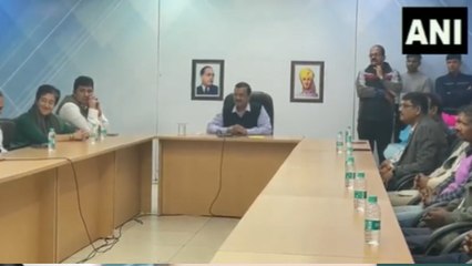 सिलक्यारा सुरंग से 41 श्रमिकों को बचाने वालों से मिले अरविंद केजरीवाल, किया सम्मानित