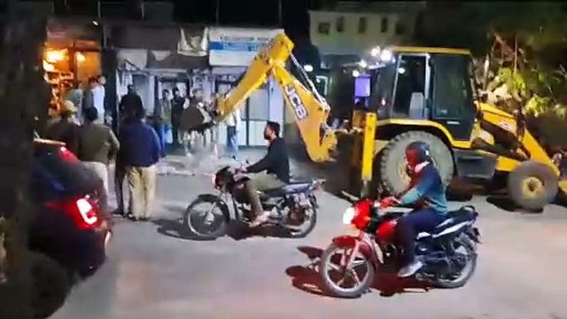 वैशाली नगर में कार्रवाई...विकास समिति की शिकायत, हटाए सडक़ सीमा से अतिक्रमण