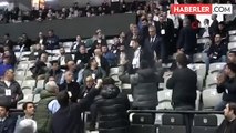 Beşiktaş Başkan Adayı Hasan Arat Tezahüratlarla Karşılandı