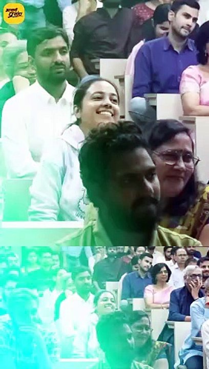 "आवाज़ उठाना सीखो! || आचार्य प्रशांत "